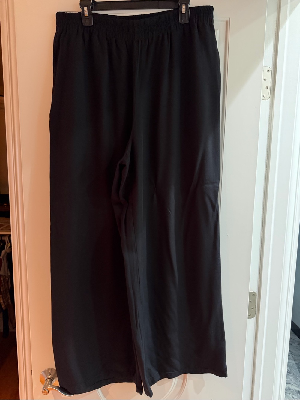 Zara Woman’s Black Elastic-Waist Jogger Pants